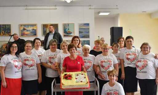 Zdjęcie do 100 lat Koła Gospodyń Wiejskich w Siennicy R&oacute;żanej!